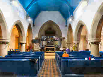 Newlyn, St. Peters — photograph 2